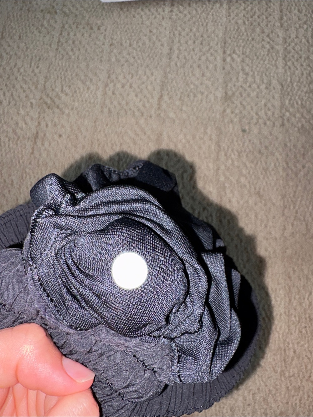 size 2 LR lululemon hotty hot shorts black - Picture 3 of 3